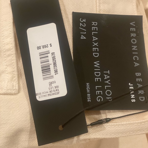 Pants 👖 Veronica Beard's Taylor jeans are cut from premium denim. - Picture 8 of 12